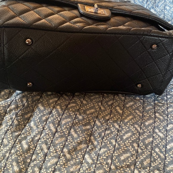 NICE BLACK OVERSIZED PURSE. - Picture 3 of 7